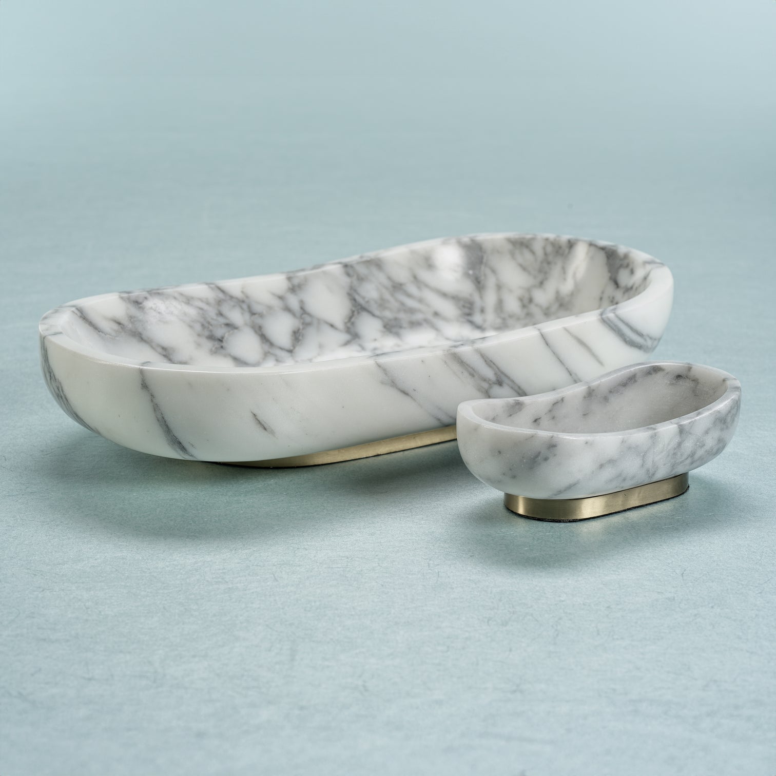 Arabescato Marble Oval Serving Bowl on Gold Base - Image 3
